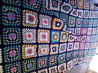 Manta de crochet artesanal grande (190×210 cm)