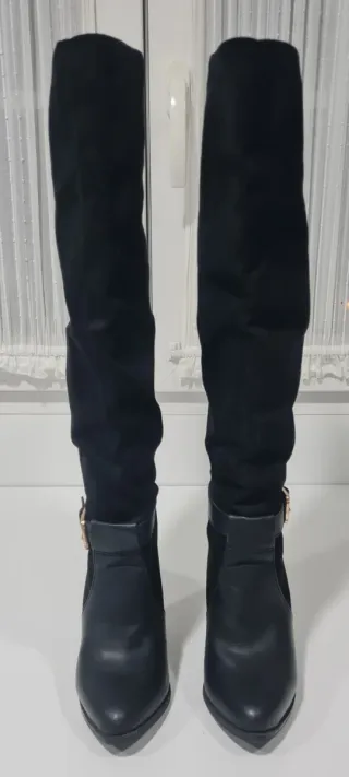 Botas Zara Tacon Negro.