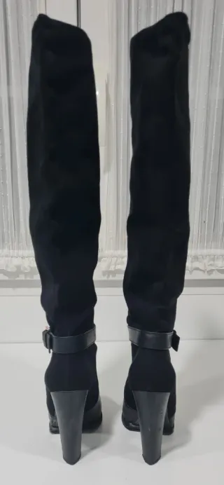 Botas Zara Tacon Negro.