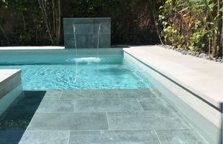 Excavación y construcción de piscinas