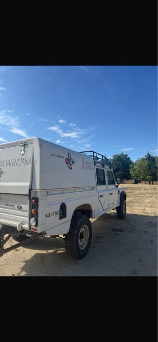 Land Rover Defender 2009