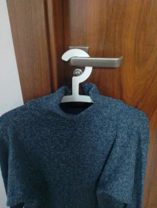 Jersey azul y gris con cremallera