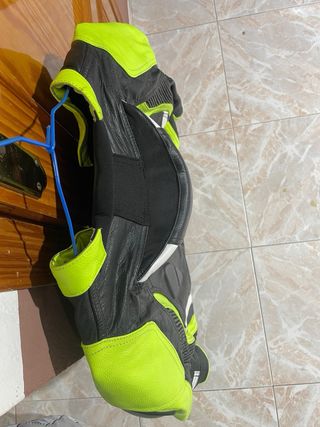 Conjunto Moto Carretera Negro y Flúor