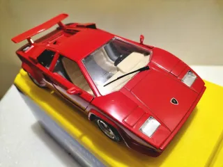 Bburago Lamborghini Countach 5000 1/24