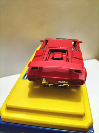 Bburago Lamborghini Countach 5000 1/24