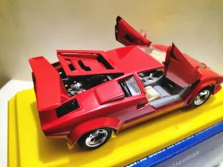 Bburago Lamborghini Countach 5000 1/24