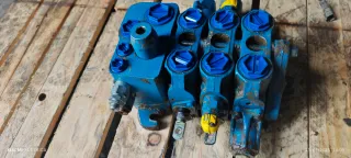 Distribuidor Retroexcavadora JCB