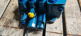 Distribuidor Retroexcavadora JCB