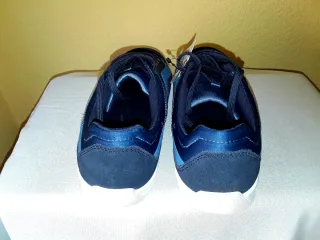 Zapatillas deportivas azules talla 42.5