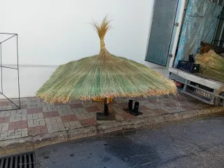 Sombrilla de playa y piscina