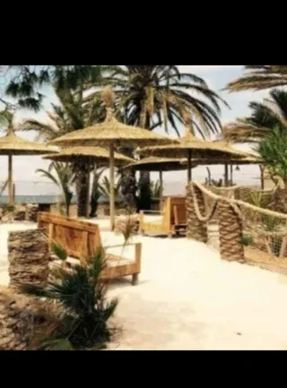 Sombrilla de playa y piscina