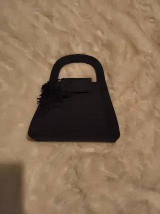 Bolso de fiesta negro con detalle de flecos