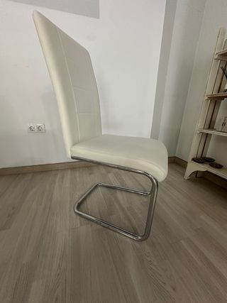 Mesa Comedor Cristal y 6 Sillas Piel Blanca