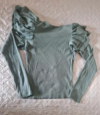 Niki Zara manga larga volantes verde