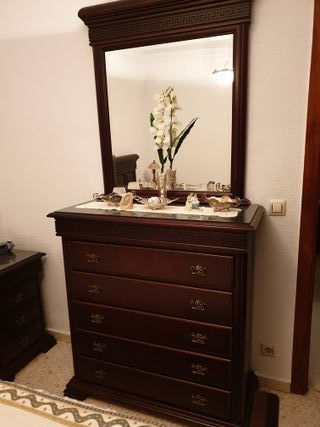 Mueble aparador madera y cristal