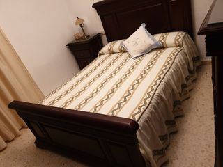 Mueble aparador madera y cristal