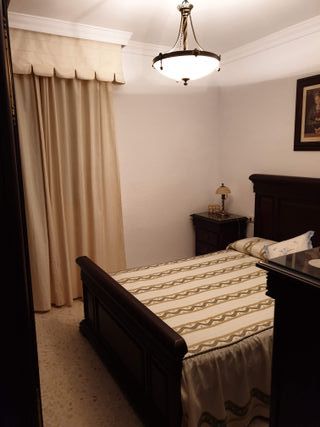 Mueble aparador madera y cristal