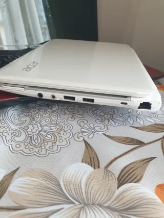 Acer Aspire A1410 Portátil