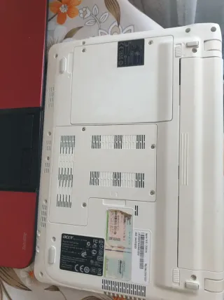 Acer Aspire A1410 Portátil