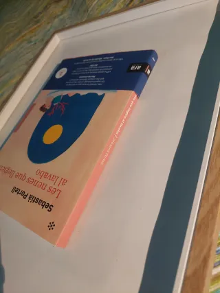 Les nenes que llegien al lavabo