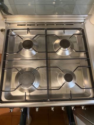 Cocina Smeg de gas natural con horno eléctrico