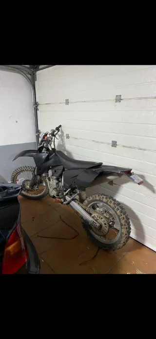 Moto de Cross Negra