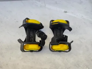 Pattini con ruote gialle