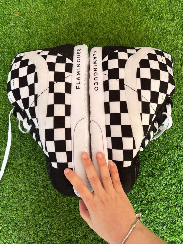 Zapatillas Casa Flamingueo Cuadros Blanco y Negro