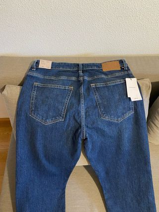 Pantalón vaquero azul modelo BEN de Mango