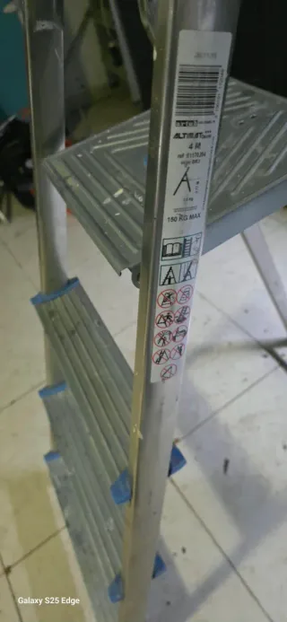 Escaleras de aluminio 4 peldaños