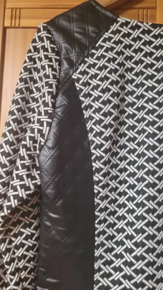 Vestido media manga blanco y negro efecto piel