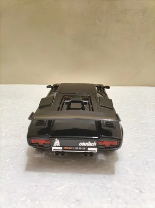 Lamborghini Countach Quattrovalvole Bburago 1/24