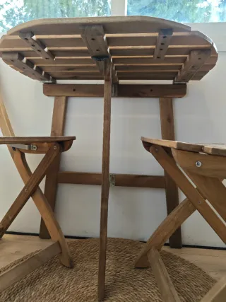 Mesa plegable 70x43 y 2 sillas plegables terraza