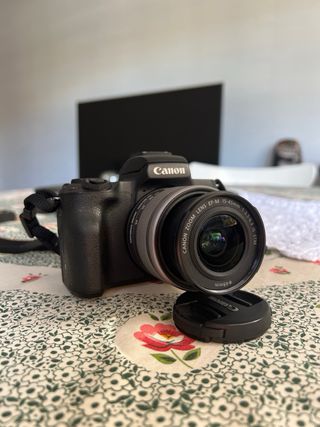 Canon EOS M50