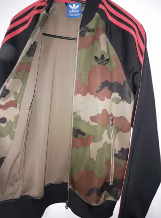 Chaqueta Adidas Camuflaje Negra y Verde