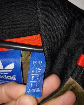 Chaqueta Adidas Camuflaje Negra y Verde