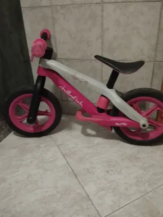 Bicicleta sin pedales rosa niña