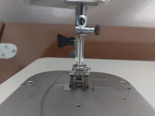 Máquina de coser Alfa 3742