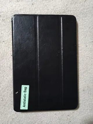 iPad mini 2 Grigio Siderale + custodia nera