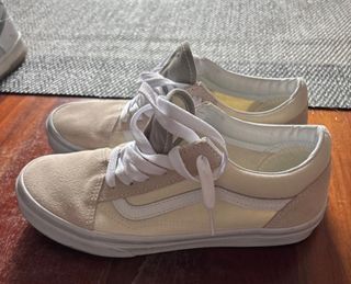 Vans Beige y Blancas