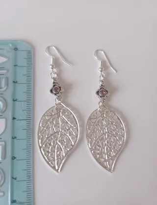 Pendientes hoja labrada