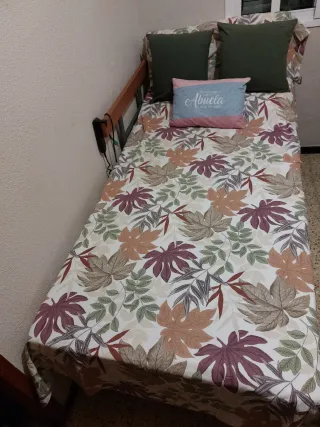 Cama articulada con colchón y funda