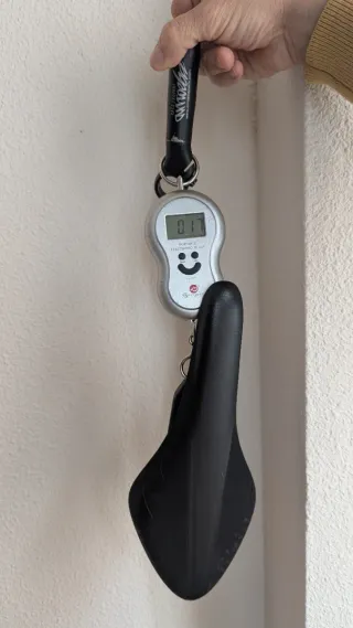 Sillín Fizik R1 Regular Carbono 300x126