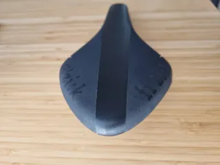 Sillín Fizik R1 Regular Carbono 300x126