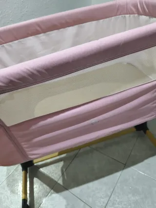 Minicuna rosa casi nueva