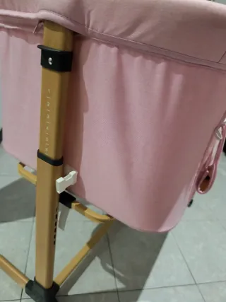 Minicuna rosa casi nueva