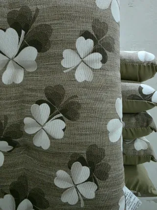 Sono 6  Cuscini Decorativi Fantasia Quadrifoglio