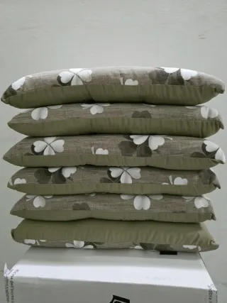 Sono 6  Cuscini Decorativi Fantasia Quadrifoglio