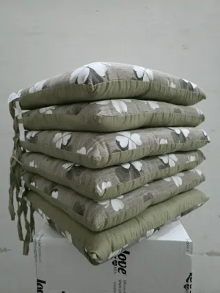 Sono 6  Cuscini Decorativi Fantasia Quadrifoglio