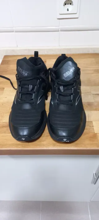 Zapatillas Kelme Valencia Negras